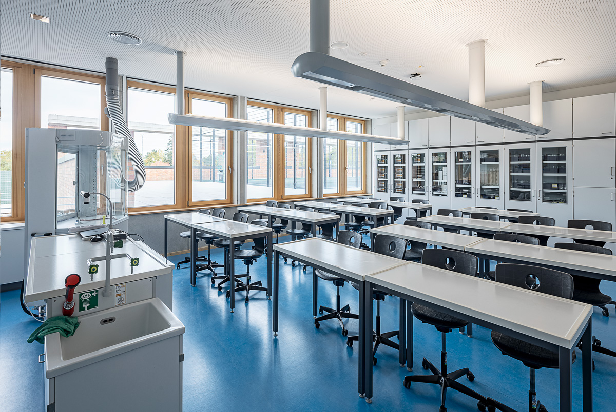 Chemie Klassenzimmer - Architekturfotografie von Johann-Pachelbel-Realschule in Nürnberg, Architekturfotograf Ken Wagner